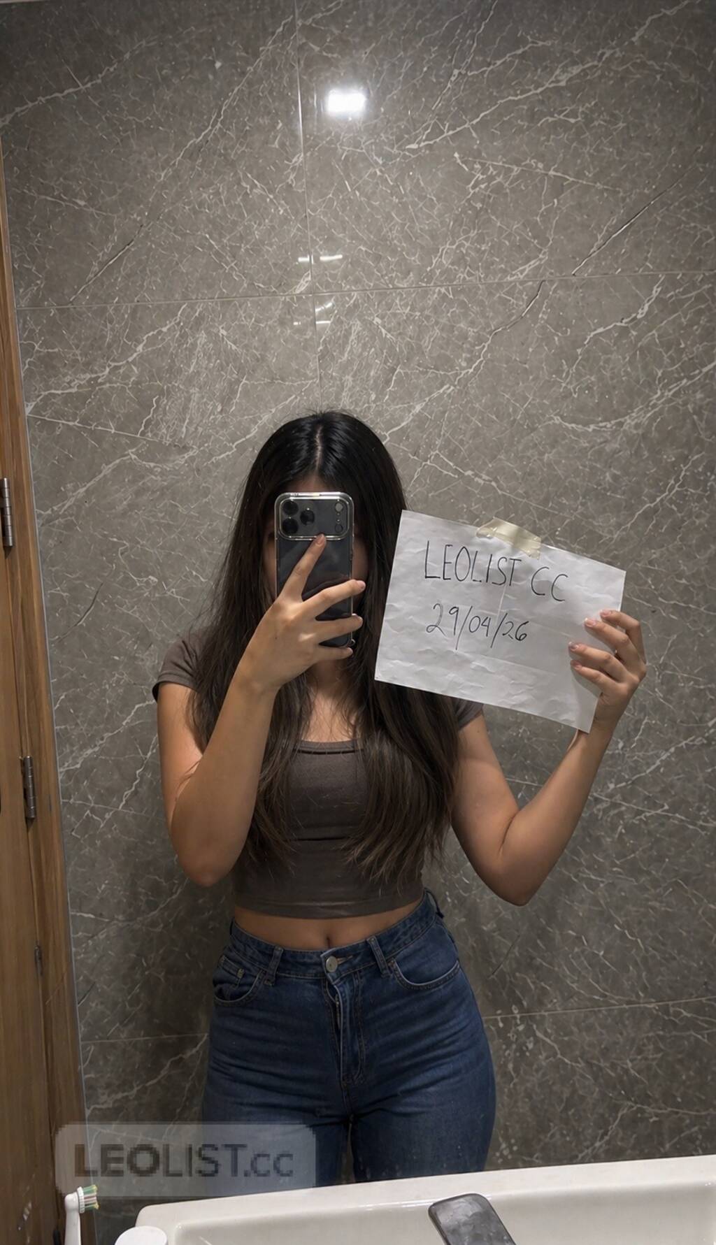 Filipina slut with no dad - Photo 1