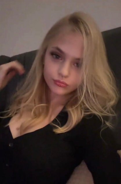 I’m available for FaceTime fun and I’m sell my hot video and in or out - Photo 4