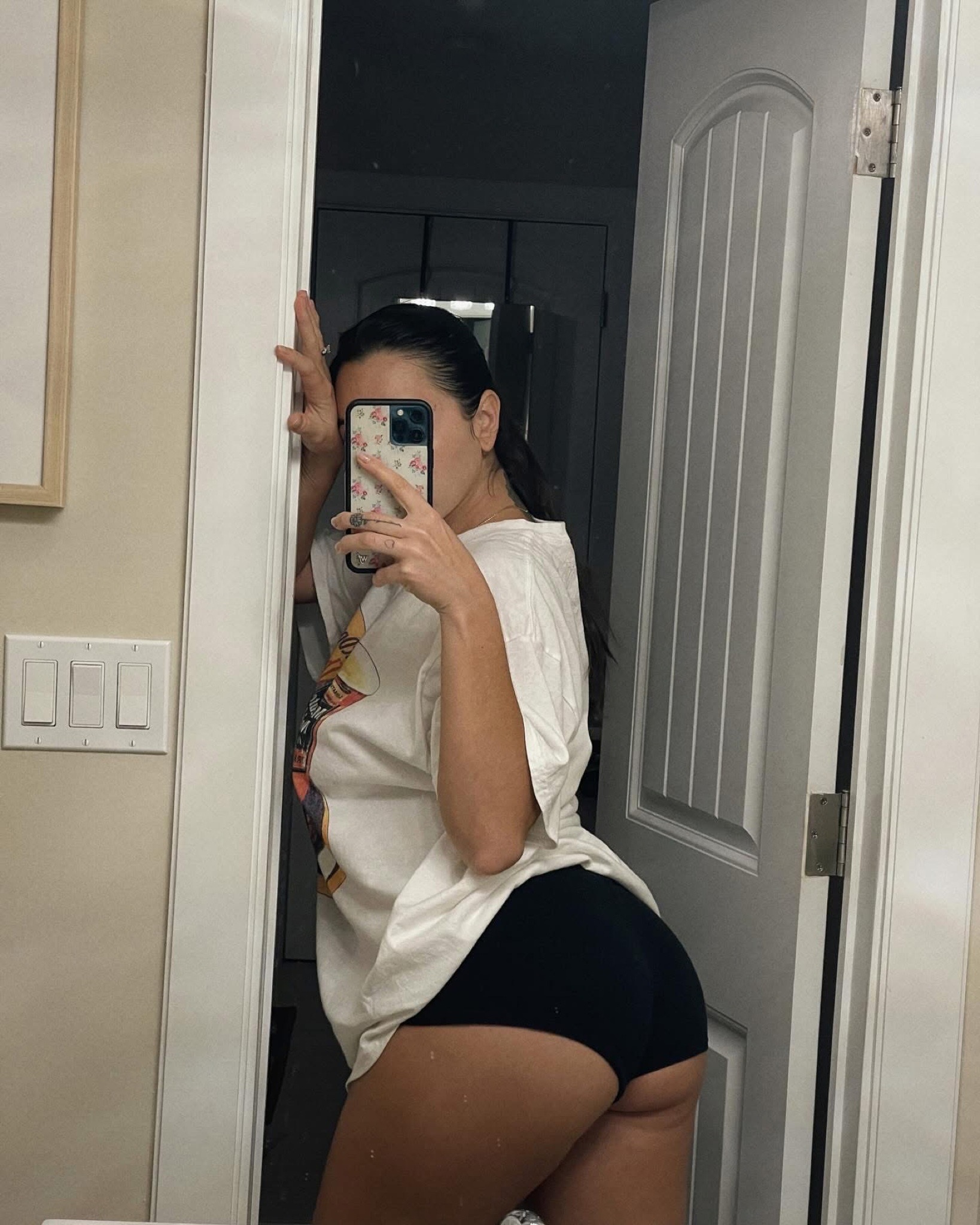 Cum, take charge of this pussy daddy.... Soaking wet for you daddy (774) 415-9948 - Photo 3