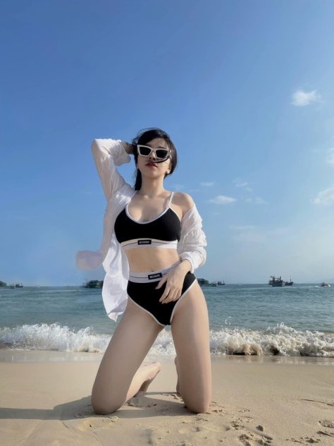 Available for both incall and outcall services - Photo 4