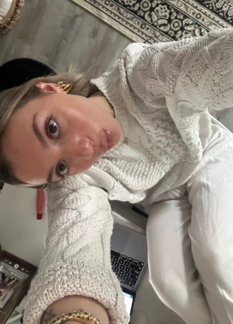 I’m available honey, text me and we’re going to have a great time…. 😘 - Photo 3