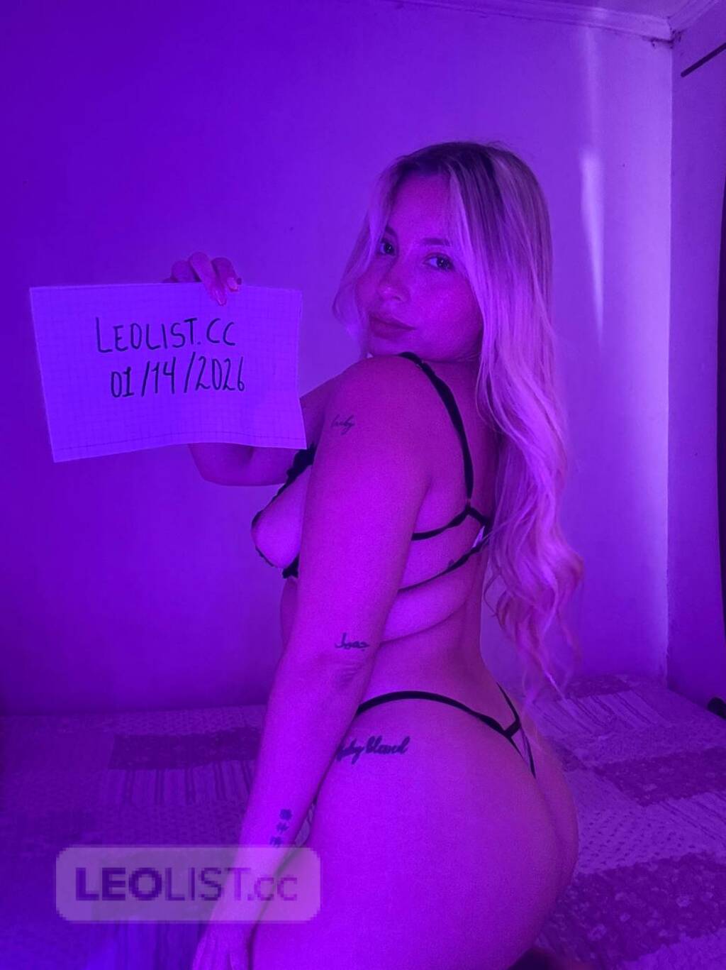 Looking for friend with benefits - wet & juicy fat ass 20yo - Photo 2