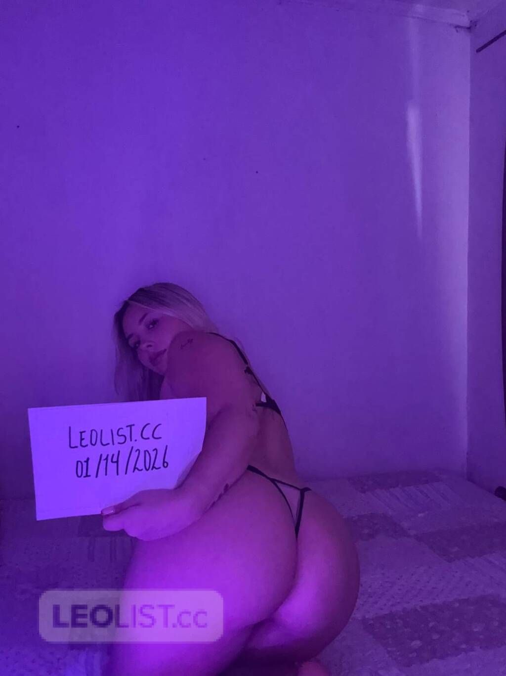 Looking for friend with benefits - wet & juicy fat ass 20yo - Photo 4