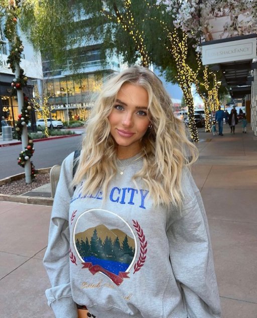 Pretty Blonde Blue Eyed Girl Next Door - Photo 3