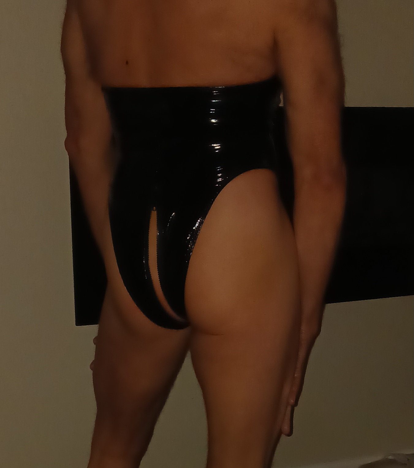 Panty wearing male looking for men for fantasy chatting  - Photo 1