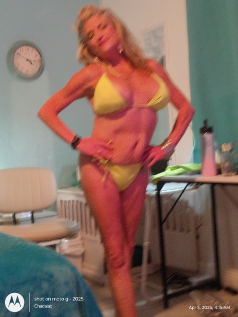 Hello - Photo 2