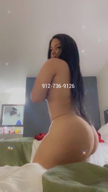 Curvy Latina big booty - Photo 5