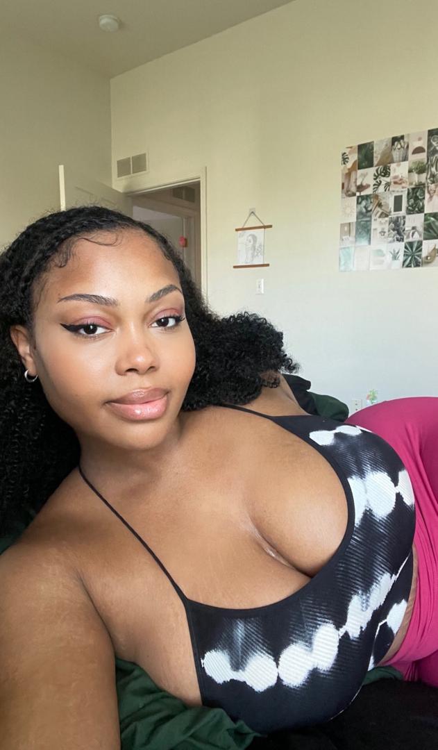     Fun, Flirty & Looking for Good Vibes 😉 - Photo 1