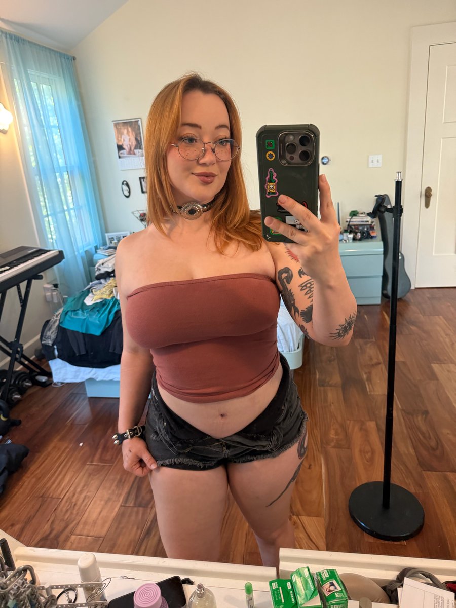 I’m sexy, open-minded and also really passionate about my work - Photo 1