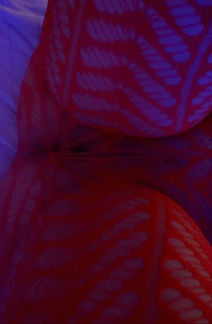 Pleasurable party girl - Photo 1
