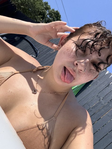 Available for guy sex and I sell content - Photo 3