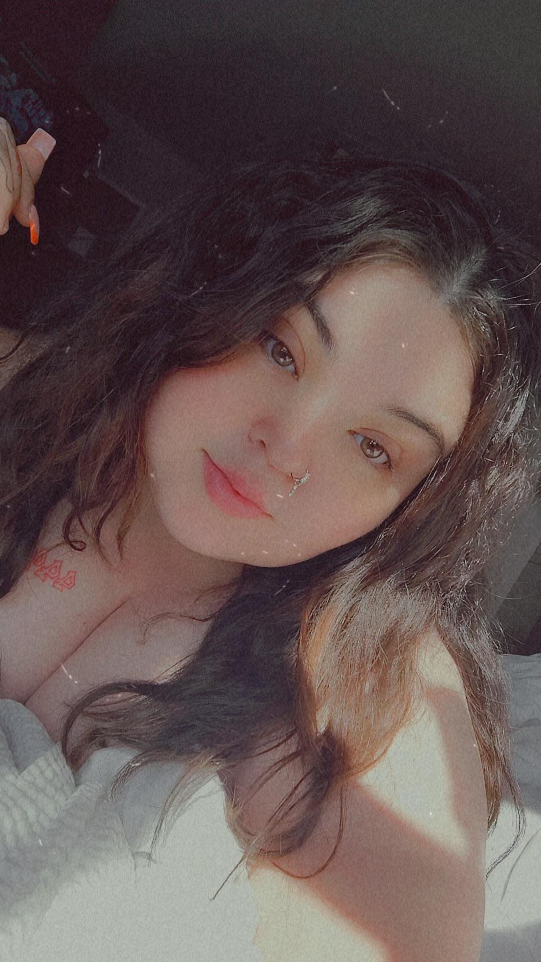 Curvy southern sweetheart 🍑 - Photo 1