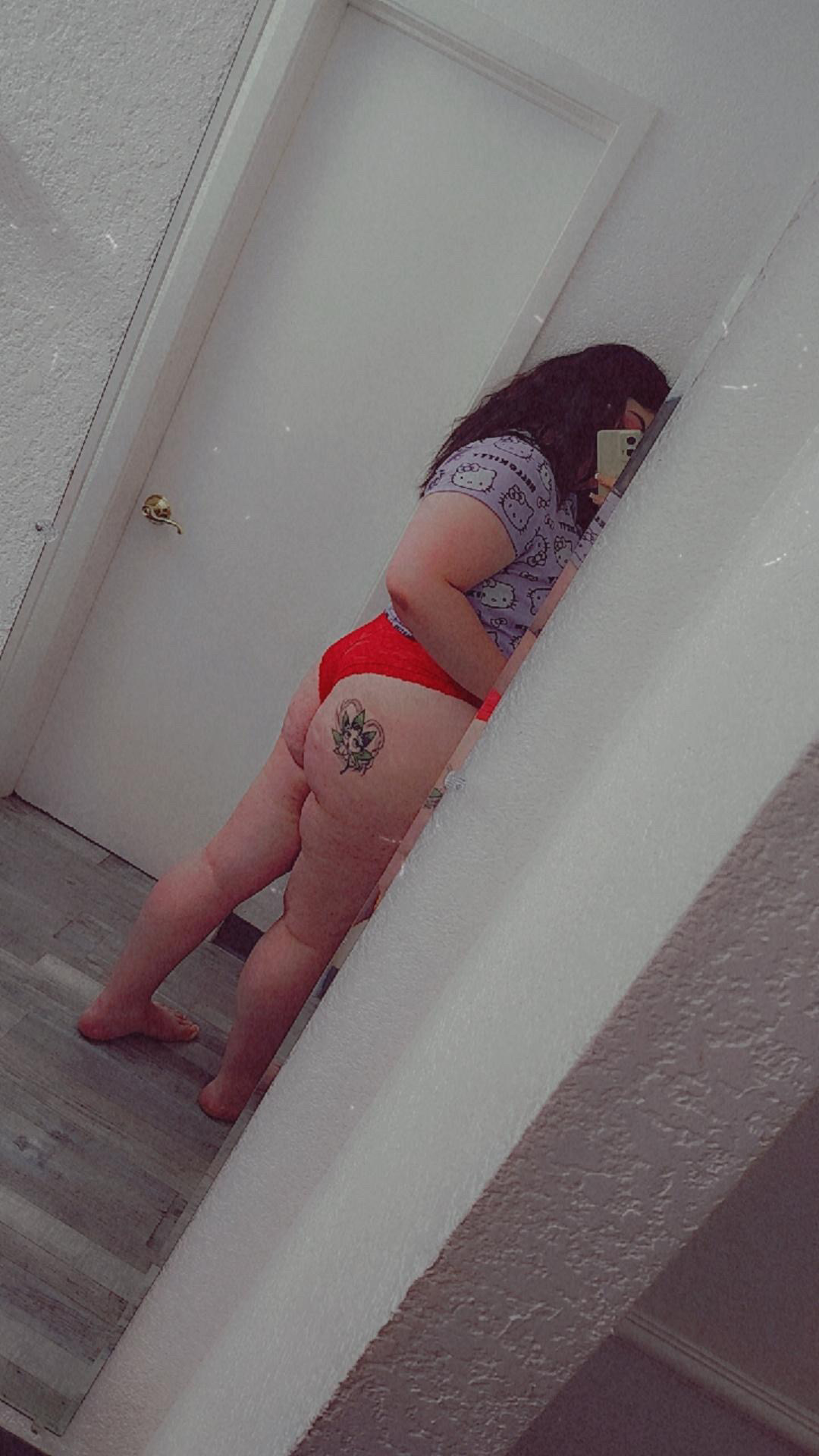 Curvy southern sweetheart 🍑 - Photo 2