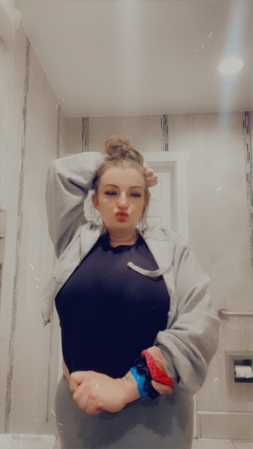 Not your average girl next door💋 weekend special 😘😘 - Photo 1