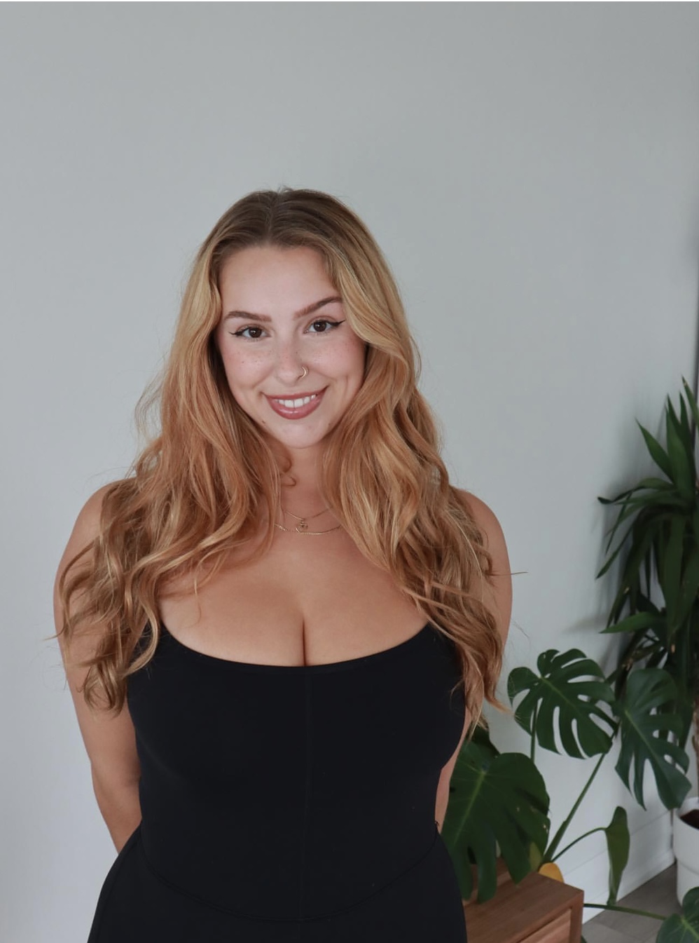   I’m Very professional looking forward to having lots of fun with you!    - Photo 2