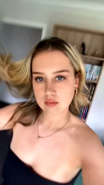 Girl nextdoor - Photo 3