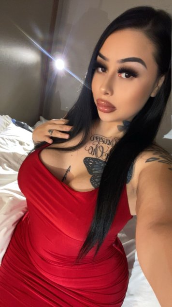 Curvy Latina - Photo 3