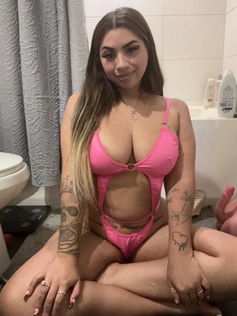 Hi guys! I’m a sexy latina who loves meeting new people.. - Photo 4