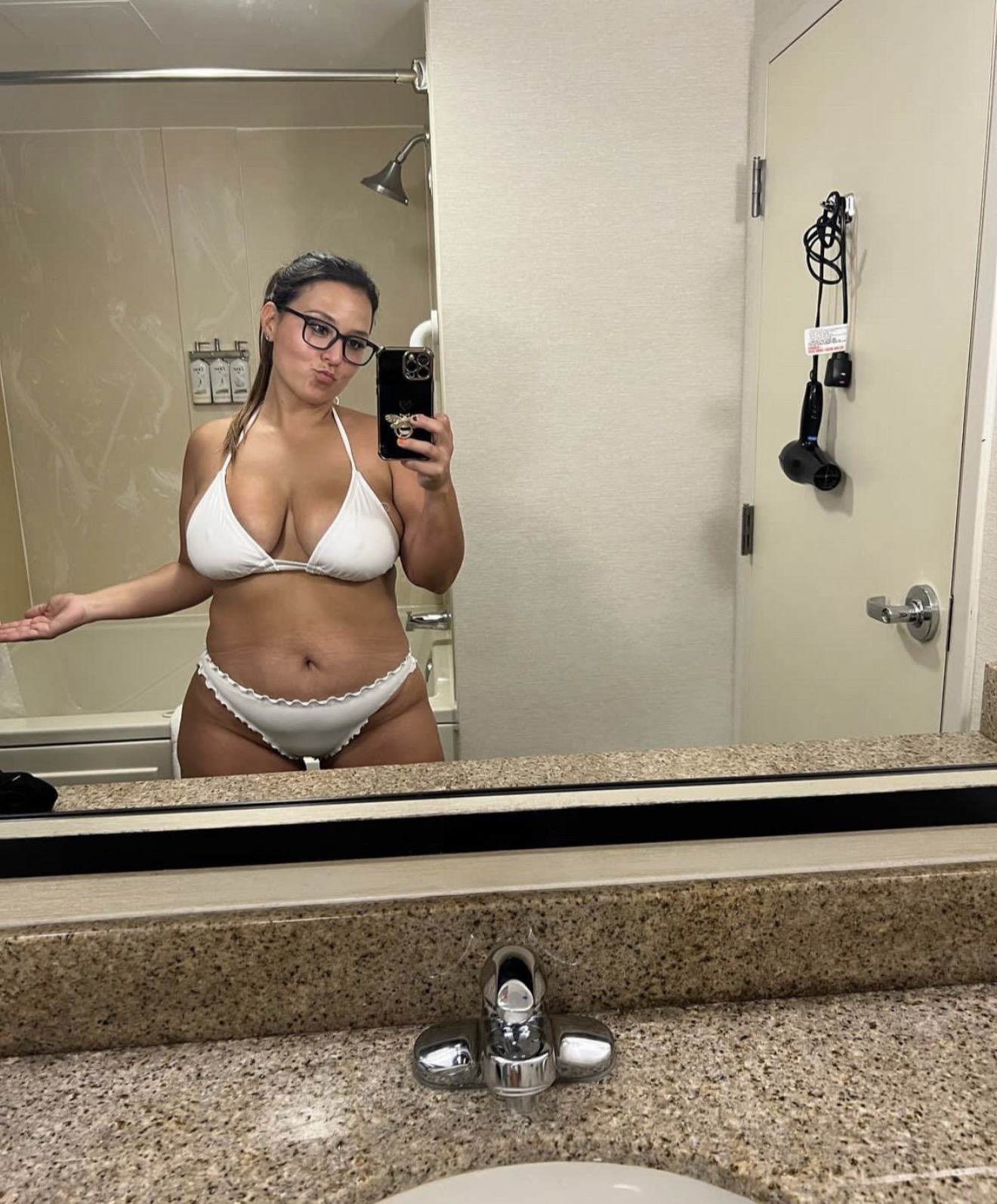 I’m available for hook up  - Photo 1