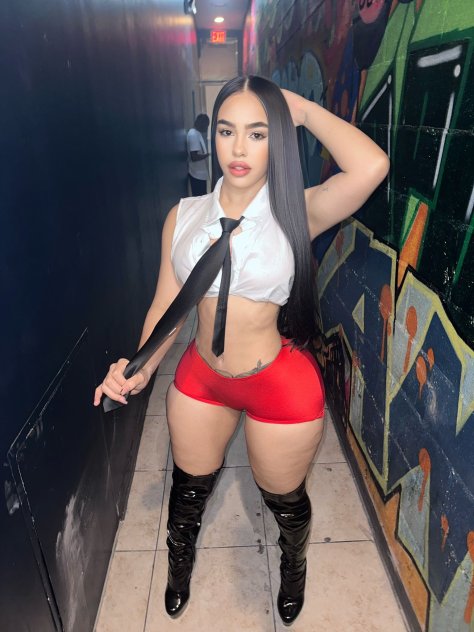 Hi my loves! New sexy, naughty and charming mama available - Photo 3