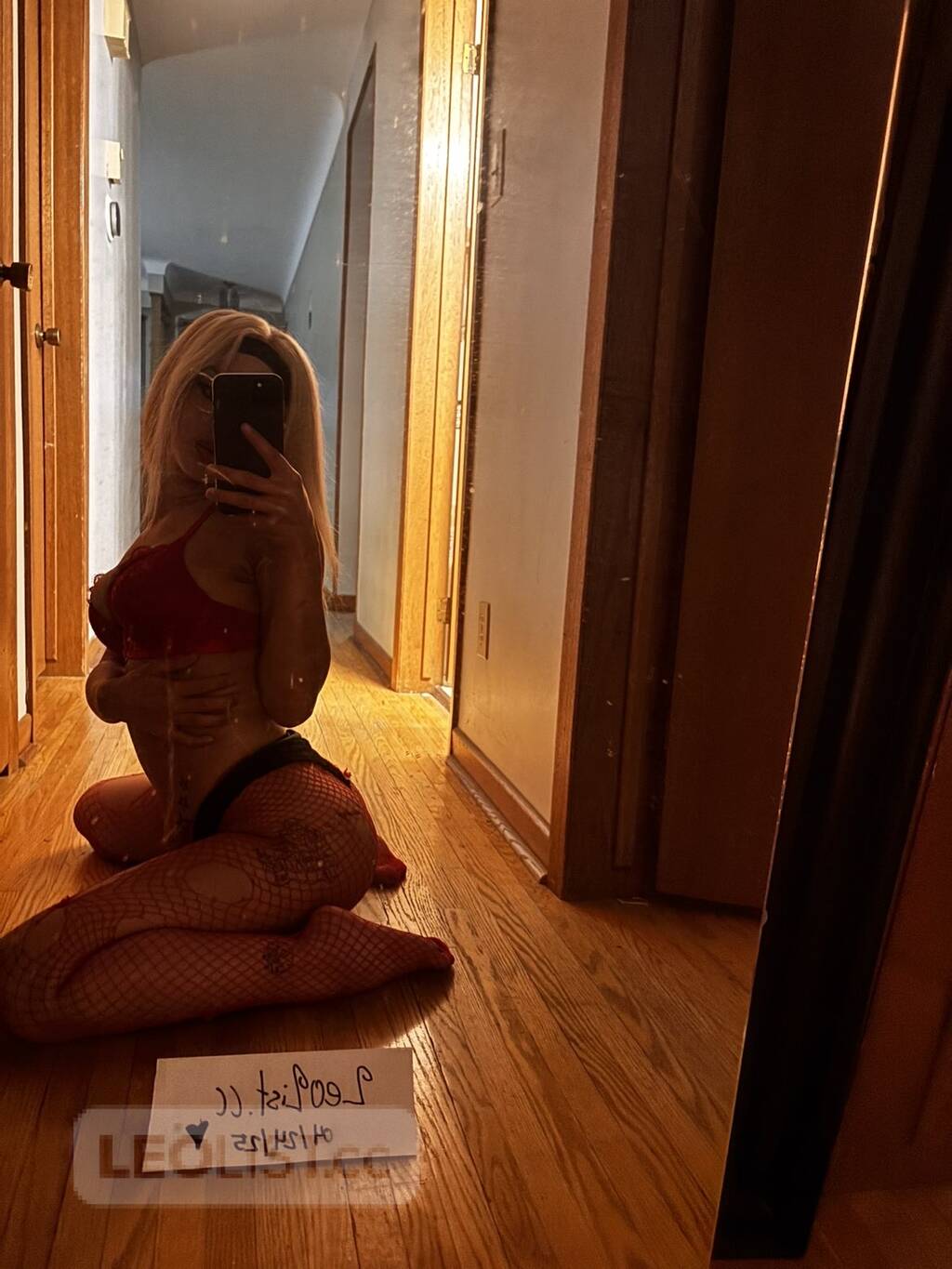 Young wet, ready to fulfill your fantasies XO - Photo 5