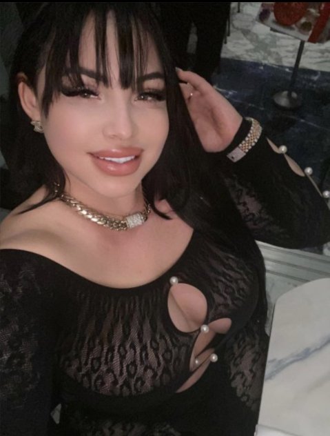 Available for both incall and outcall services - Photo 2