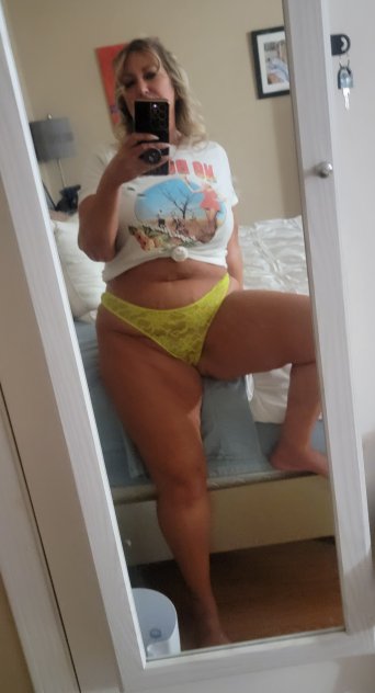 Fun with Mature Busty Hot Blonde 260 - Photo 2