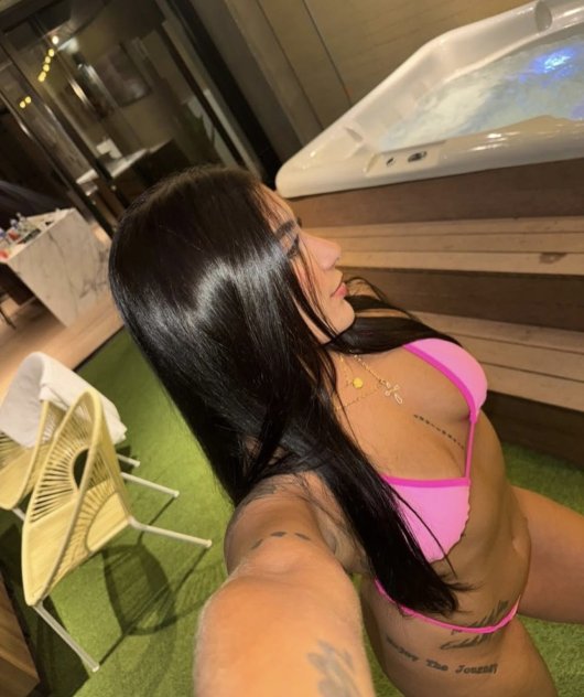 Caliente y complaciente - Photo 4
