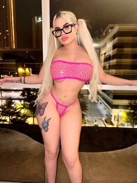 Latina - Photo 2