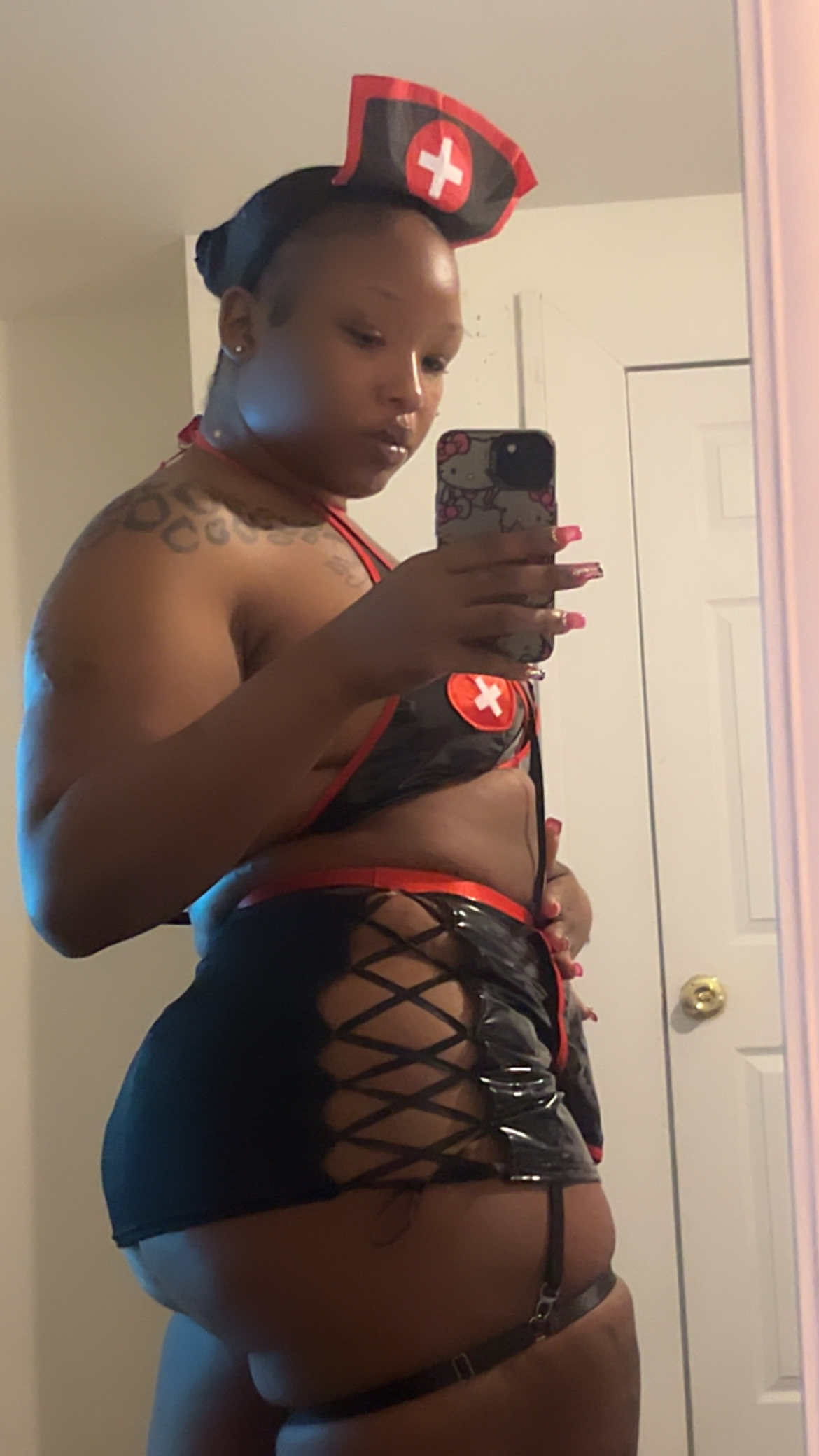 Slippery When Wet I Swear You Won’t Regret Book W/Medusa babes 💋 - Photo 3