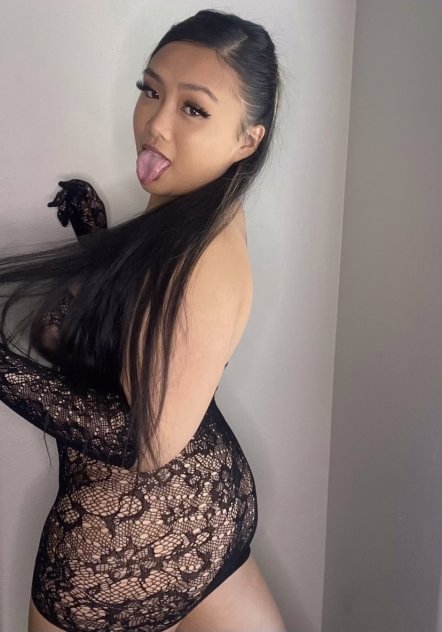 Young HOT Filipina Babe Available Now for Incall/Outcall in San Diego - Photo 2