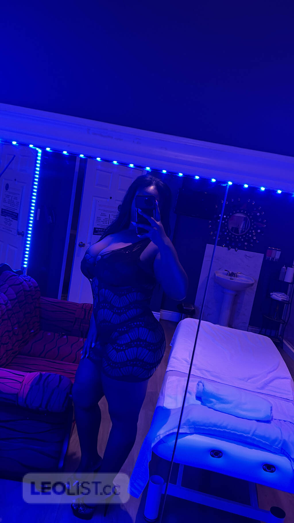 CURVES THAT DEMAND ATTENTION - Photo 1