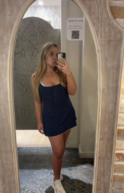 I am available 🥰 - Photo 1