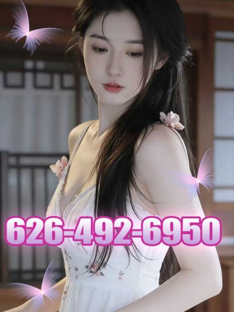 I'm available for you now, call me baby. - Photo 2