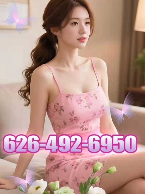 I'm available for you now, call me baby. - Photo 4