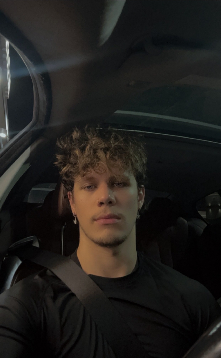 35, Gay & Looking for Something Real ❤️ - Photo 3