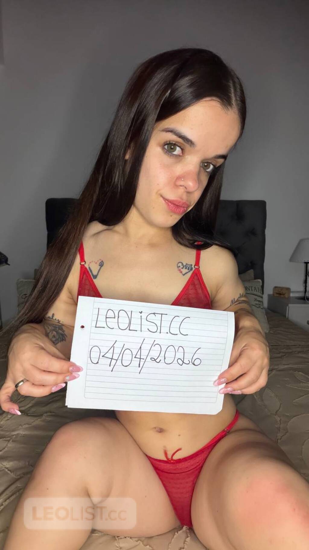Dwarf looking for friend with benefits - fat ass 22yo - Photo 2