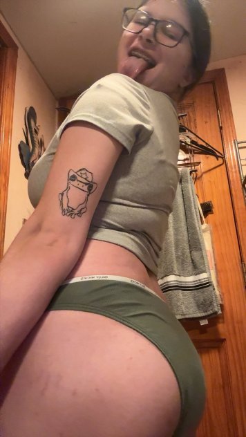 I SQUIRT 💦💦 & I’M READY TO HAVE SOME FUN 😘🔥 HIT ME UP FOR AN UNFOR - Photo 2