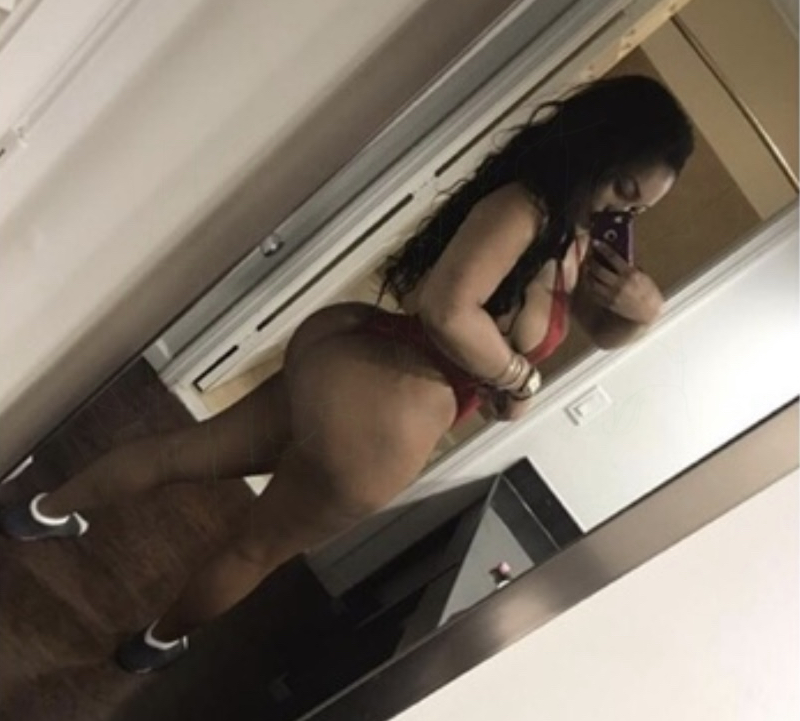 £Big Butt Big Tits¥ - Photo 2