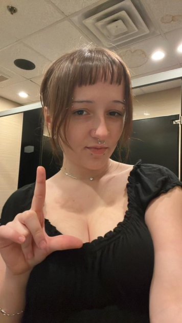 FACETIME SHOW IS AVAILABLE FOR 50$ - Photo 2
